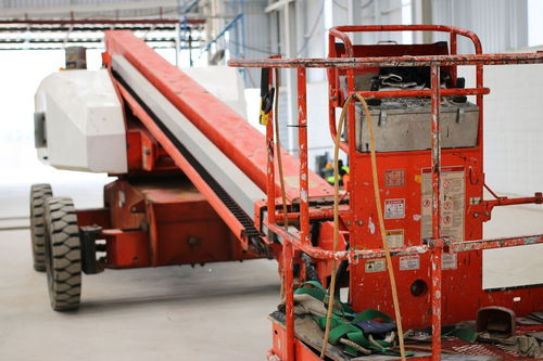 重型自調式焊接滾輪架驅動電機的選型及其在電桿滾焊機中的應用